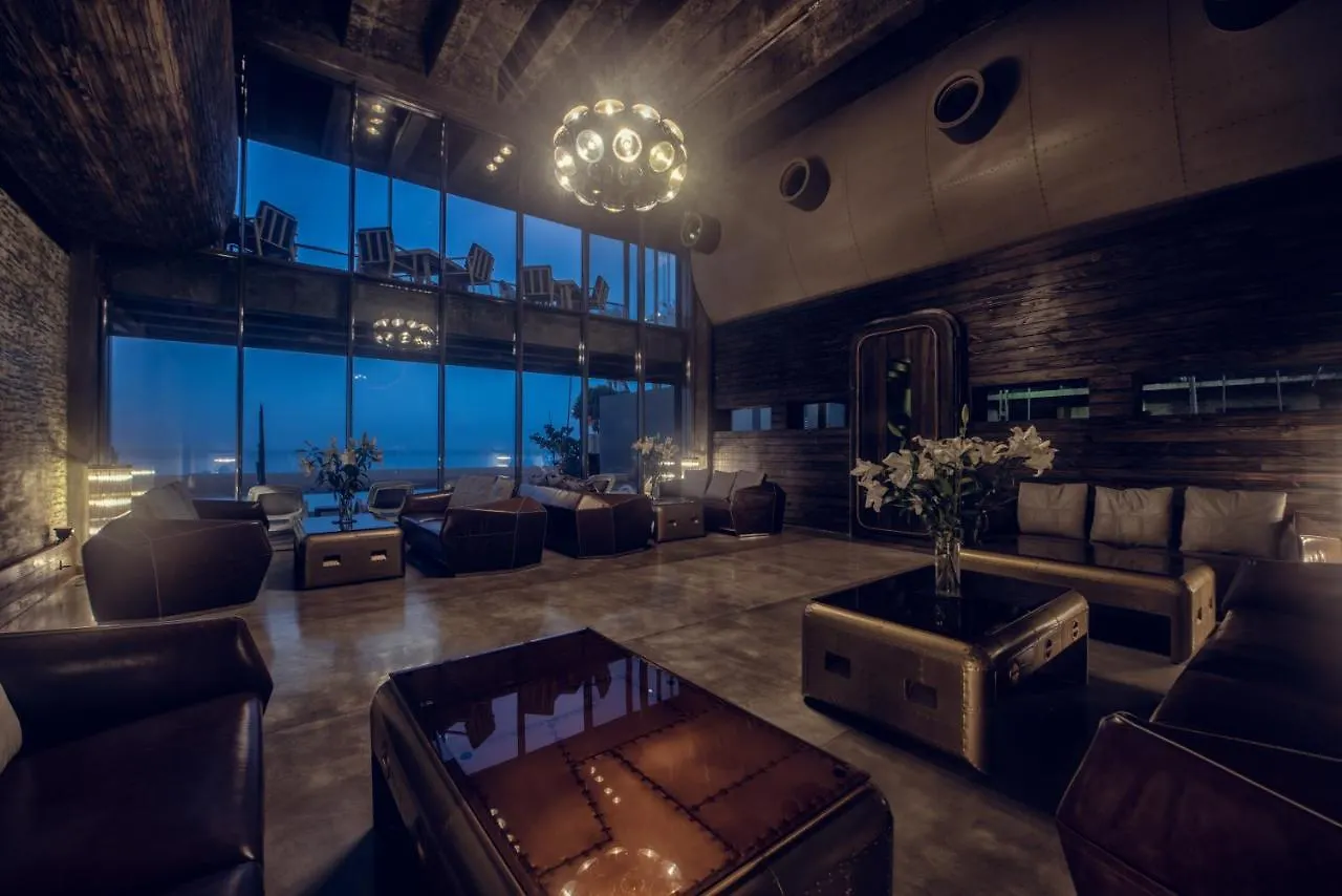 Pledge Scape Hotel Negombo