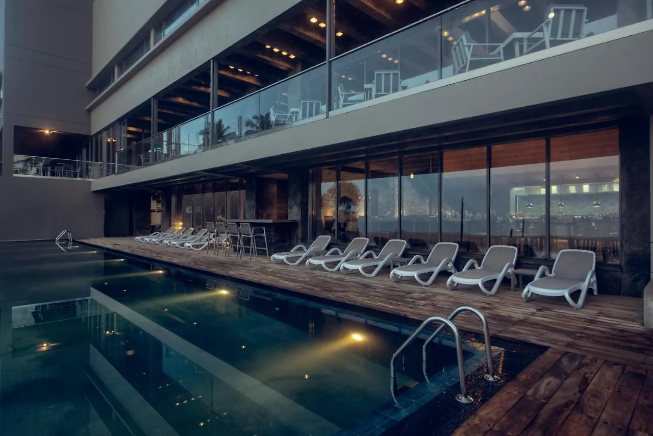 Pledge Scape Hotel Negombo