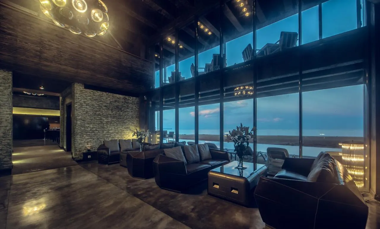 Pledge Scape Hotel Negombo