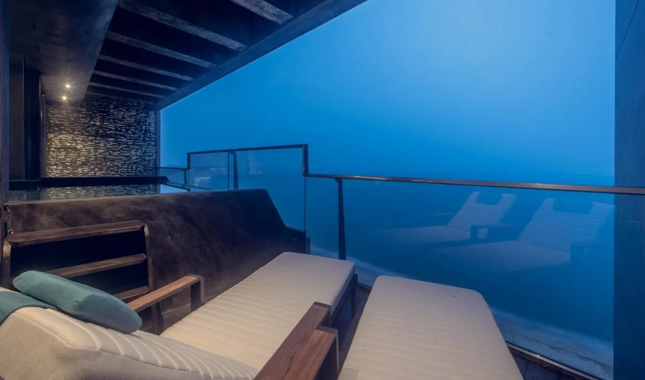 Pledge Scape Hotel Negombo